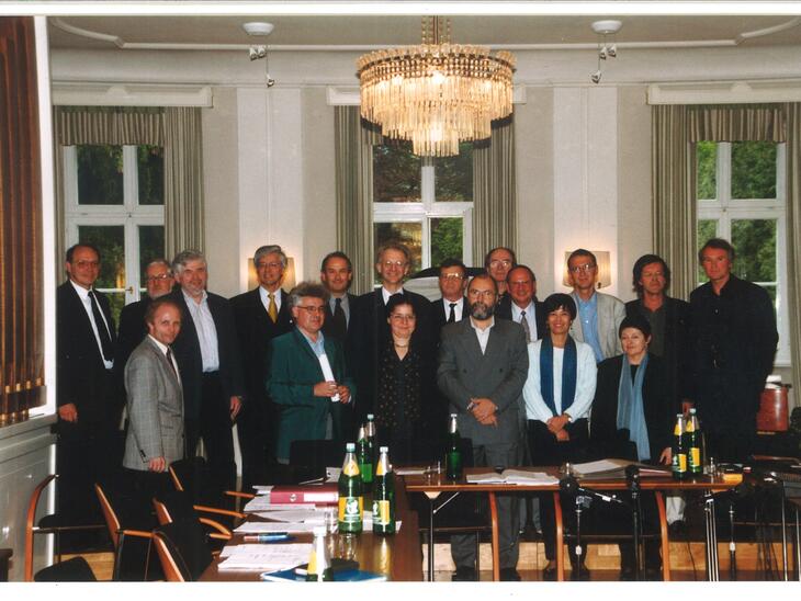 Universitätskollegium mit Rektor Klaus Ager (1999)